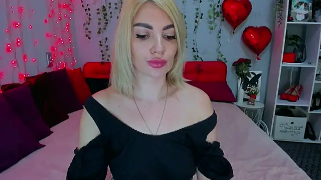 LunaBellucci online show from April 2026 07:03:01 AM