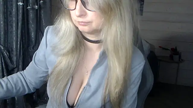 RubiLakros online show from October 2025 03:46:02 PM