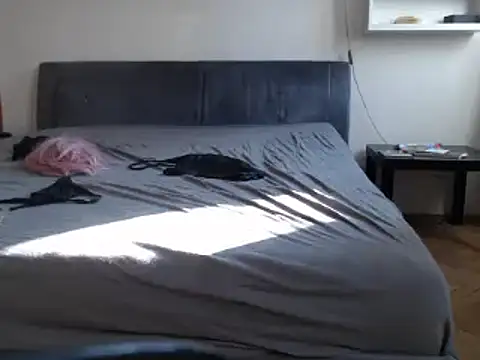 daviixx online show from February 2025 09:00:02 AM