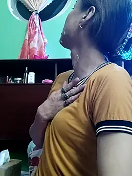 QueenSoreal online show from October 2025 05:25:02 PM