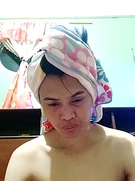 QueenSoreal online show from December 2025 04:04:01 PM