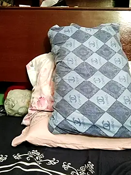 QueenSoreal online show from April 2026 04:30:01 PM