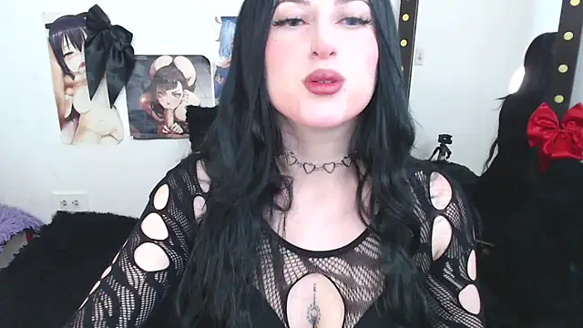 Evelyn Sheeran online show from September 2025 03:44:01 AM