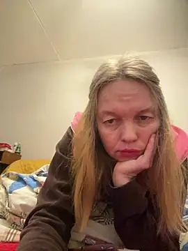 Snapshot of Susanel chatting on December 2024 10:07:02 PM Susanel online show from December 2024 10:07:02 PM