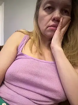 Snapshot of Susanel chatting on January 2025 10:15:01 PM Susanel online show from January 2025 10:15:01 PM