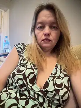 Snapshot of Susanel chatting on January 2025 01:00:02 PM Susanel online show from January 2025 01:00:02 PM