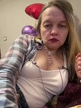 Snapshot of Susanel chatting on February 2025 02:54:02 PM Susanel online show from February 2025 02:54:02 PM