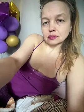 Snapshot of Susanel chatting on March 2025 09:05:01 AM Susanel online show from March 2025 09:05:01 AM