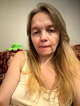 Snapshot of Susanel chatting on September 2025 06:11:02 PM Susanel online show from September 2025 06:11:02 PM