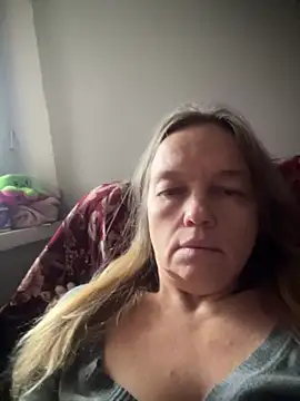 Snapshot of Susanel chatting on October 2025 10:05:01 AM Susanel online show from October 2025 10:05:01 AM