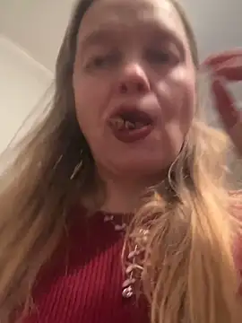 Susanel online show from November 2025 04:38:01 PM