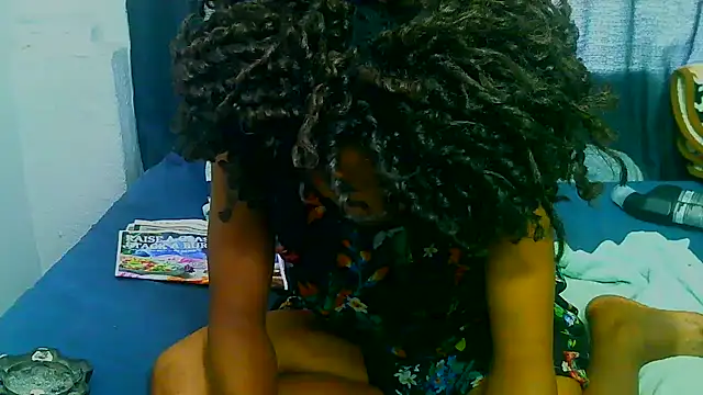 Snapshot of freaky_naughty chatting on November 2025 02:06:01 PM freaky naughty online show from November 2025 02:06:01 PM