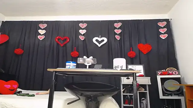 Litas Secrets online show from February 2025 10:00:01 PM