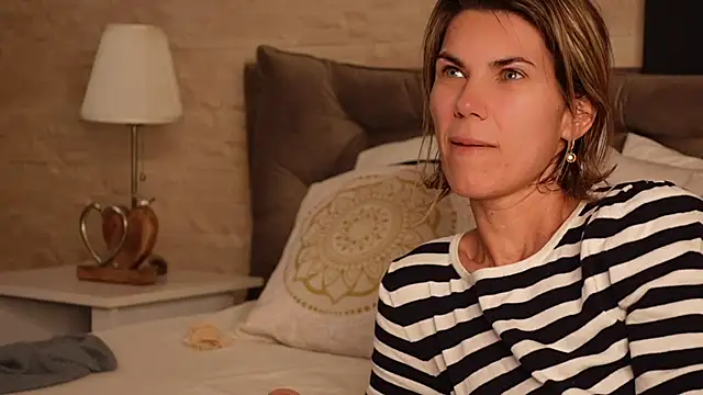 FeliciaKrige online show from April 2026 01:06:02 AM