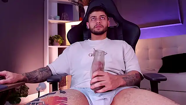 alessandro duty online show from October 2025 03:25:01 AM