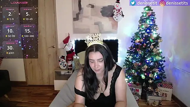Snapshot of DenisseTits chatting on December 2024 10:23:02 PM DenisseTits online show from December 2024 10:23:02 PM