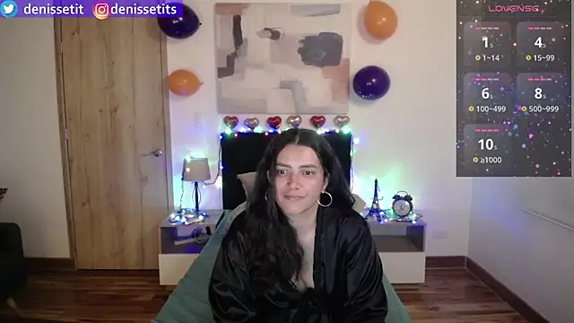 Snapshot of DenisseTits chatting on February 2025 08:31:01 PM DenisseTits online show from February 2025 08:31:01 PM