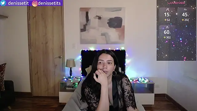 Snapshot of DenisseTits chatting on March 2025 08:51:02 PM DenisseTits online show from March 2025 08:51:02 PM