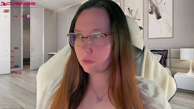 Snapshot of Victoria_Romans chatting on September 2025 06:13:02 PM Victoria Romans online show from September 2025 06:13:02 PM