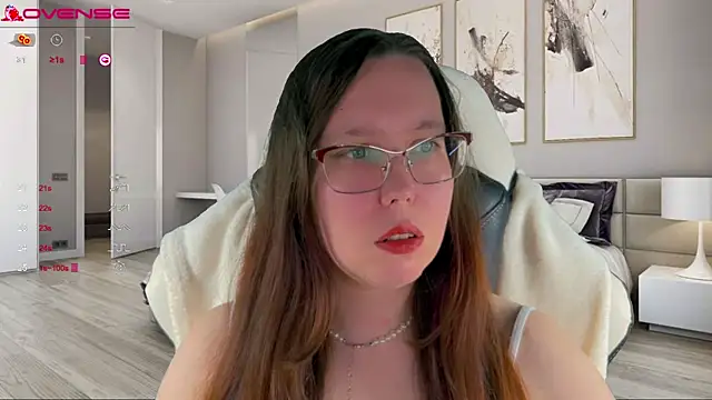 Snapshot of Victoria_Romans chatting on September 2025 06:02:01 PM Victoria Romans online show from September 2025 06:02:01 PM