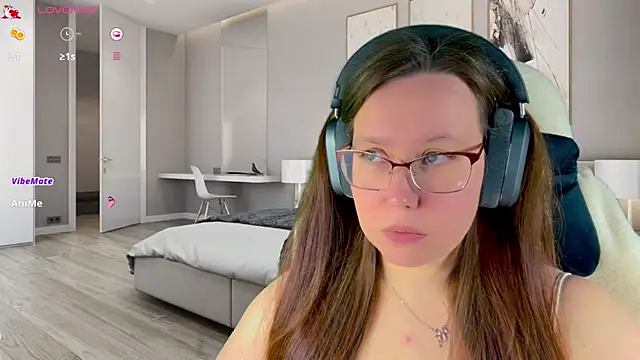 Victoria Romans online show from April 2026 08:42:02 PM