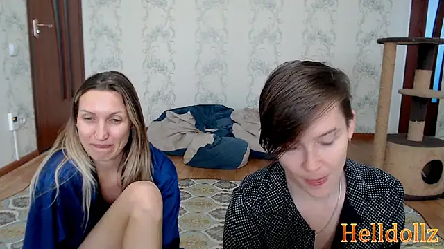 Snapshot of Helldollz chatting on December 2024 09:30:02 AM Helldollz online show from December 2024 09:30:02 AM