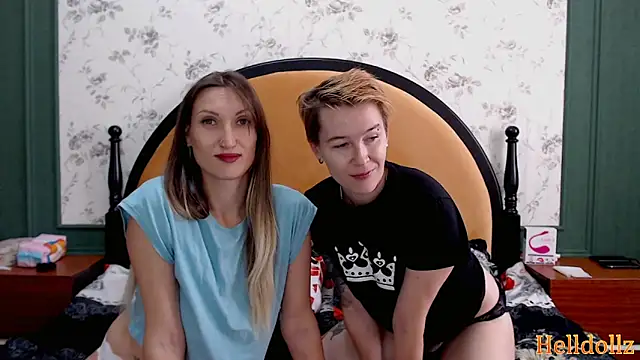 Snapshot of Helldollz chatting on October 2025 08:04:02 AM Helldollz online show from October 2025 08:04:02 AM