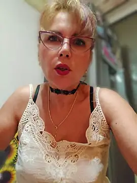 Snapshot of elacoquette chatting on June 2026 05:34:01 PM elacoquette online show from June 2026 05:34:01 PM