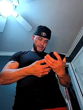 gardy8585 online show from February 2026 05:30:01 PM