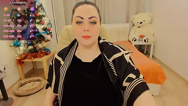 Nina Hopper online show from December 2025 12:55:01 PM