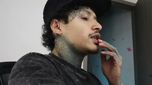 trieone online show from October 2025 09:37:01 PM