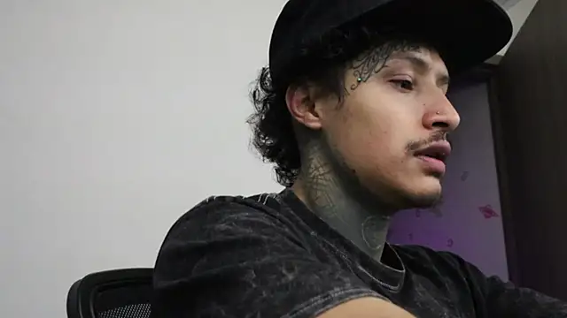 trieone online show from October 2025 10:54:02 PM