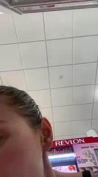 lolabunny9 online show from December 2024 06:46:02 PM