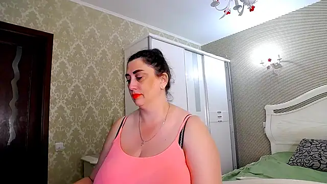 Snapshot of Evelyn_Shy chatting on June 2026 10:25:01 AM Evelyn Shy online show from June 2026 10:25:01 AM