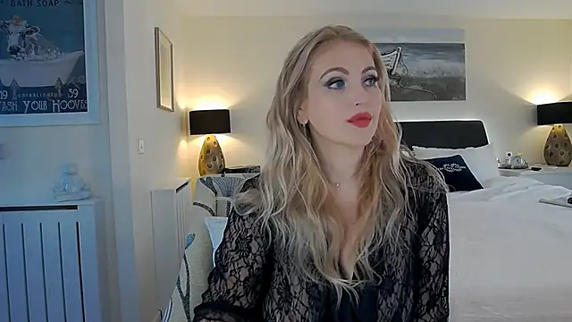 AlbanyWhite online show from November 2025 01:21:02 PM