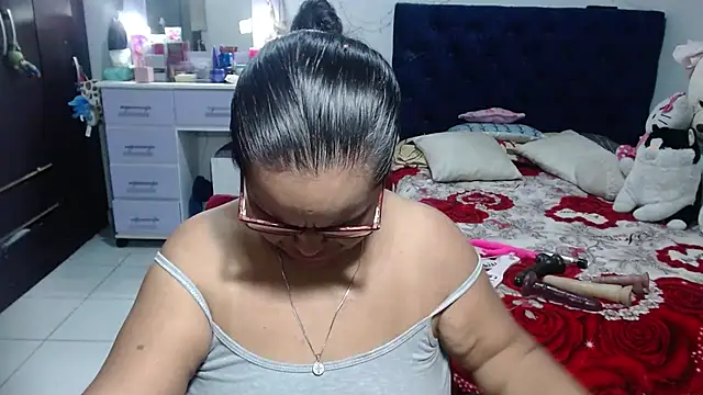 Snapshot of pervert_mommy_ chatting on June 2026 09:34:01 AM pervert mommy online show from June 2026 09:34:01 AM