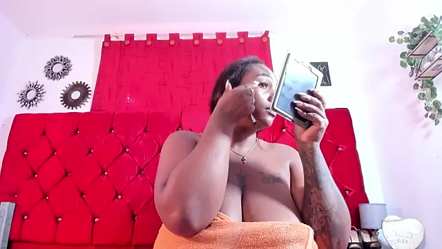 Snapshot of harleyevaans chatting on September 2025 12:41:02 PM harleyevaans online show from September 2025 12:41:02 PM