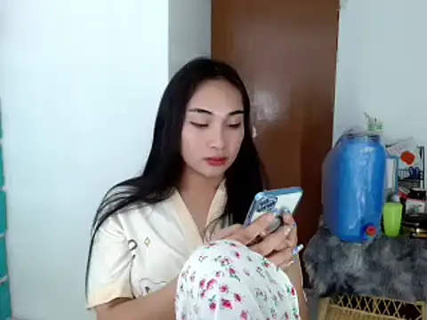 SweetLilly 18 online show from December 2024 06:22:01 PM