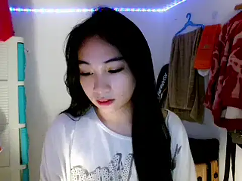 SweetLilly 18 online show from March 2025 02:20:02 AM