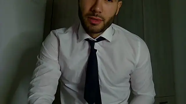 Justynn1 online show from December 2025 11:54:01 PM