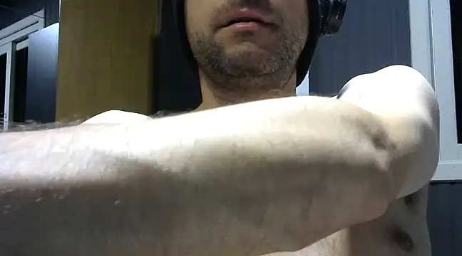 gauchors20 online show from February 2025 03:41:02 AM