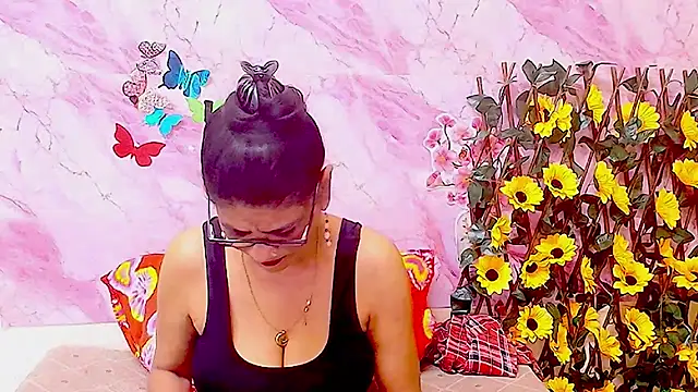 Snapshot of IndianAllure chatting on December 2025 05:39:02 AM IndianAllure online show from December 2025 05:39:02 AM