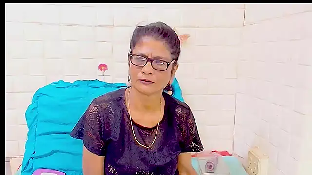 Snapshot of IndianAllure chatting on April 2026 05:52:01 AM IndianAllure online show from April 2026 05:52:01 AM