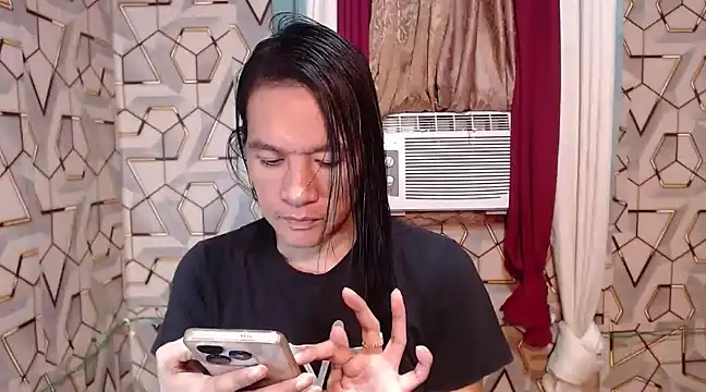 Snapshot of tshugecumxxx chatting on January 2025 12:50:02 PM tshugecumxxx online show from January 2025 12:50:02 PM