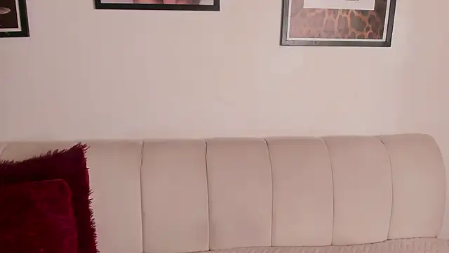 Emma jonness online show from April 2026 06:21:01 PM