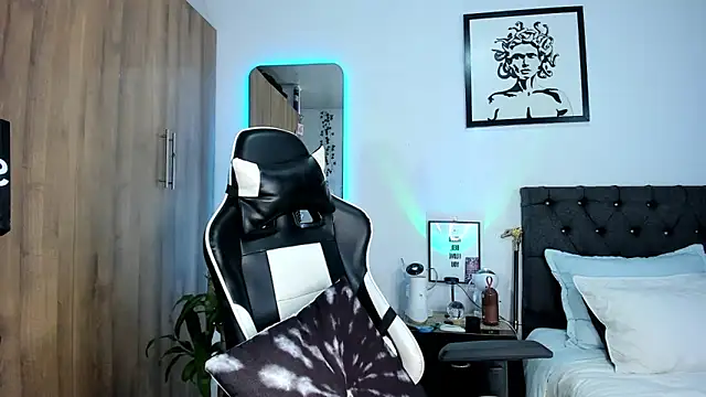 AlanNaughty online show from April 2026 09:30:02 PM