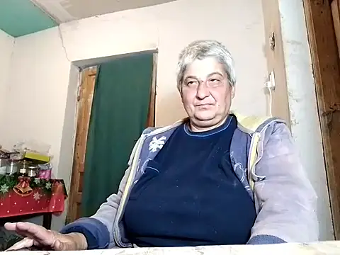 Snapshot of ExquisiteMature chatting on October 2025 05:33:02 PM ExquisiteMature online show from October 2025 05:33:02 PM