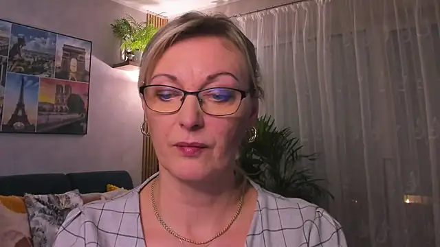 vanessa chat online show from February 2025 05:43:02 PM