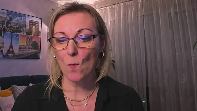 vanessa chat online show from March 2025 05:54:02 PM