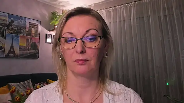 vanessa chat online show from March 2025 05:49:02 PM